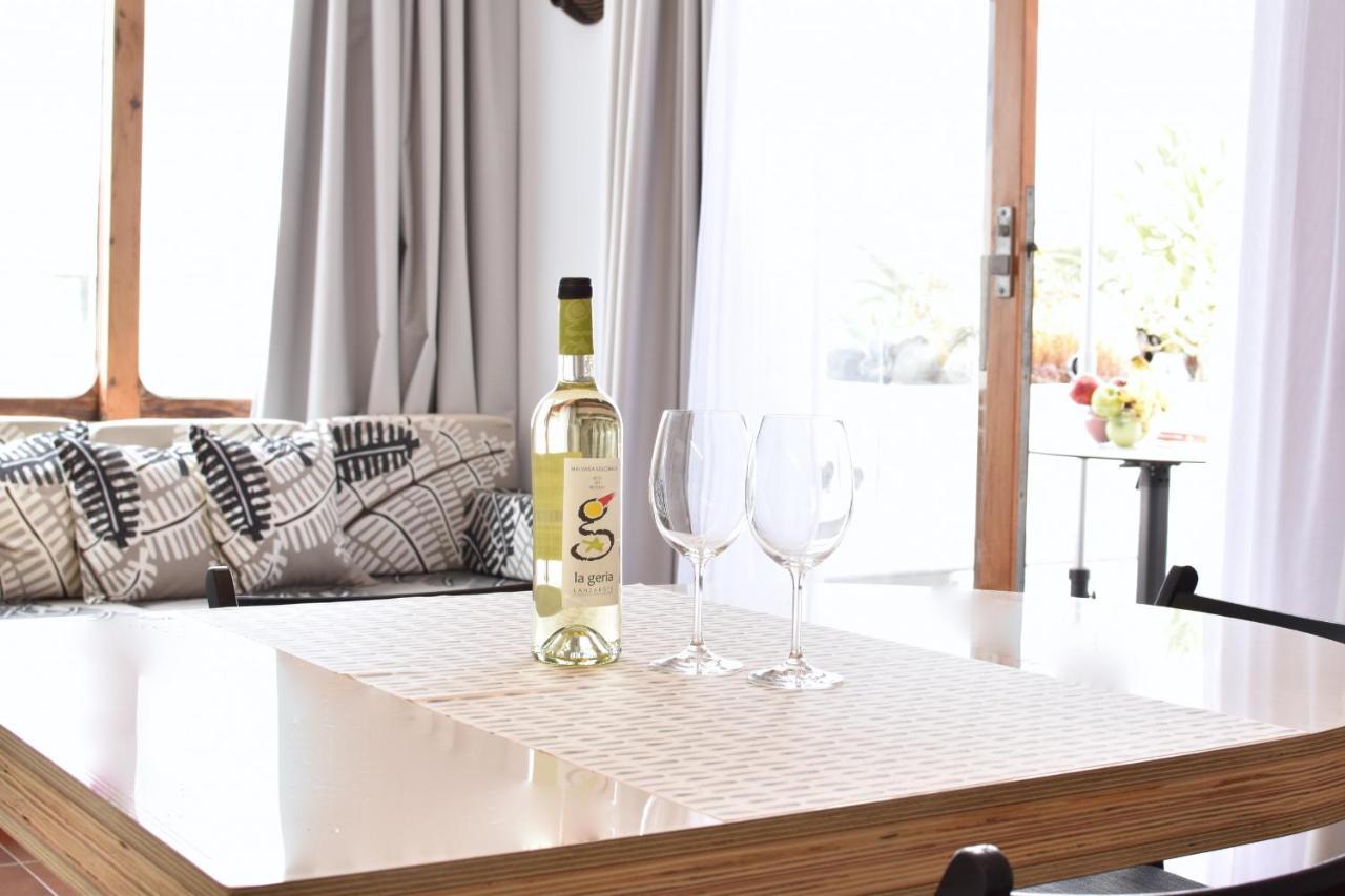 Vulcano Apartment Lanzarote กอสตา เตกีสเซ ภายนอก รูปภาพ