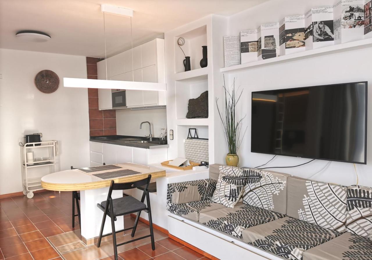 Vulcano Apartment Lanzarote กอสตา เตกีสเซ ภายนอก รูปภาพ